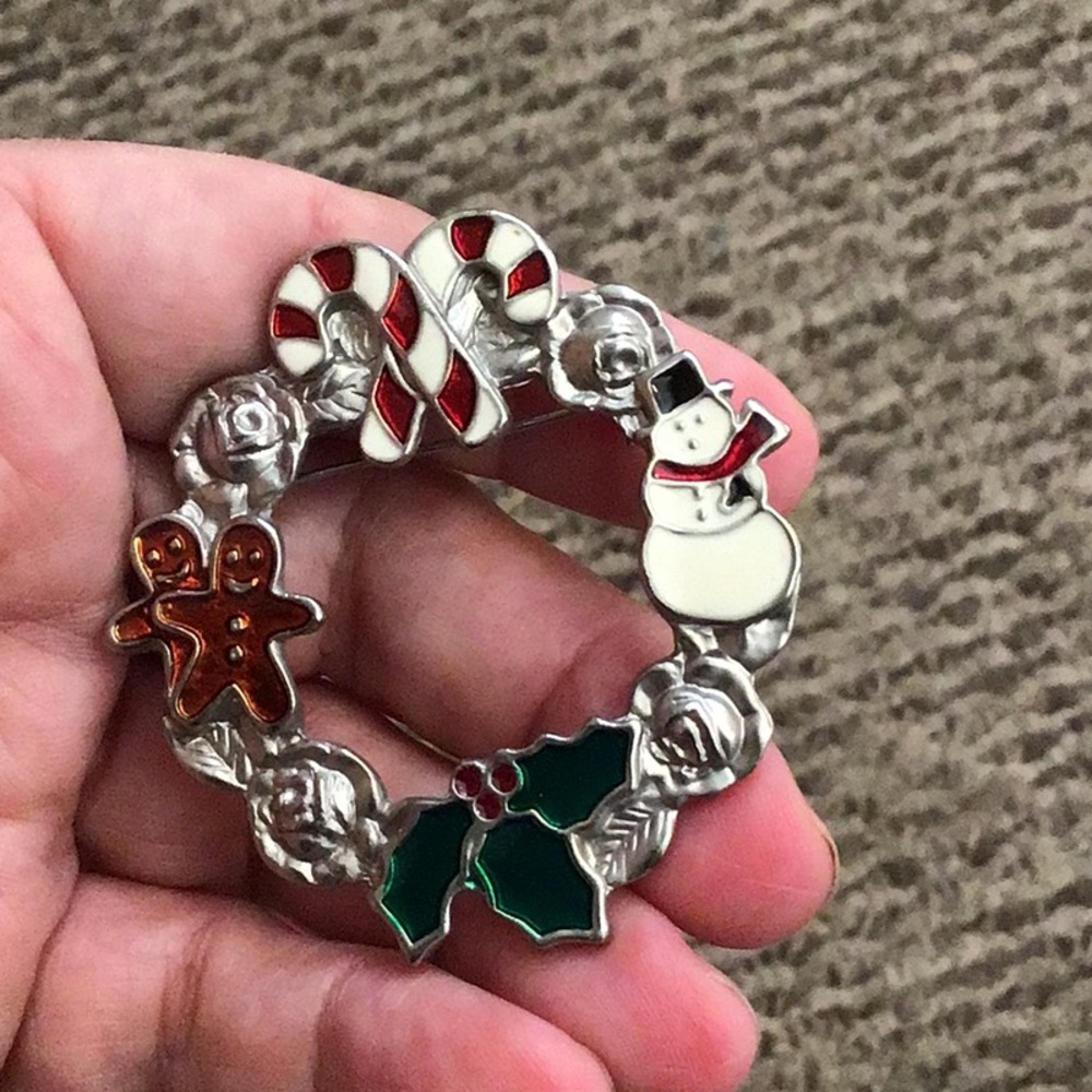 Vintage Christmas Brooch.